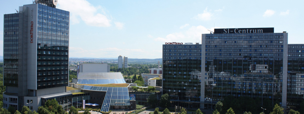 dormero-hotel-stuttgart-au_enanischt-tag-schmaler-banner.jpg